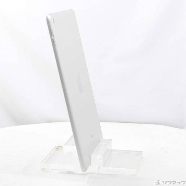 〔品〕 iPad 第6世代 32GB シルバー MR7G2J／A Wi-Fi【377】