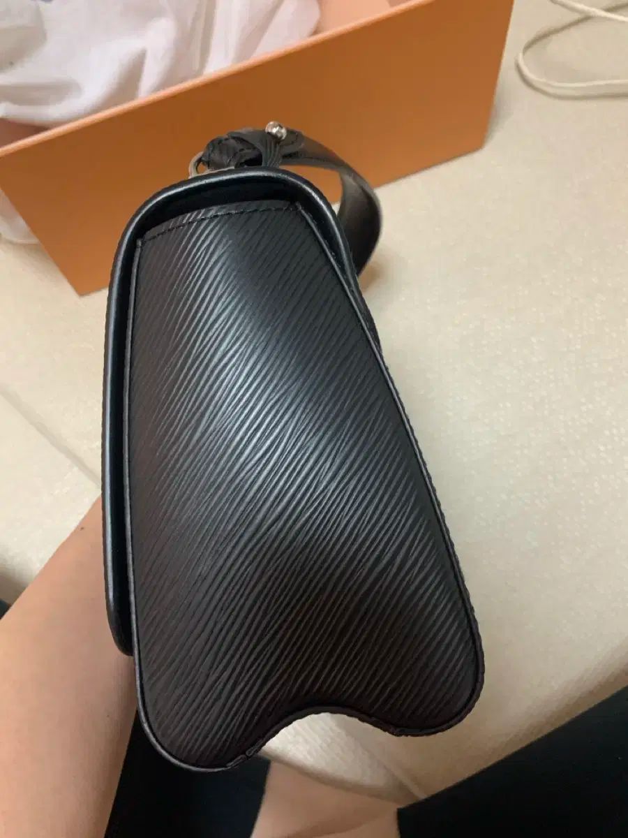 Louis Vuitton ルイヴィトン ツイストMM シルバー DECORATOM_COM_BR