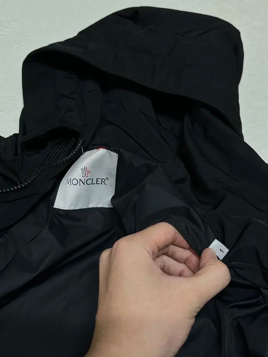 ウィンドブレーカー