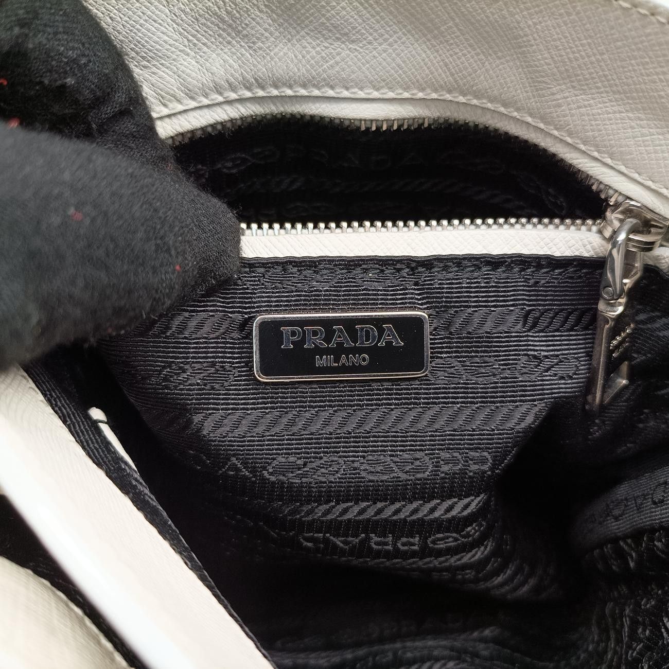 ブラック×ホワイト×グリーン サフィアーノレザー