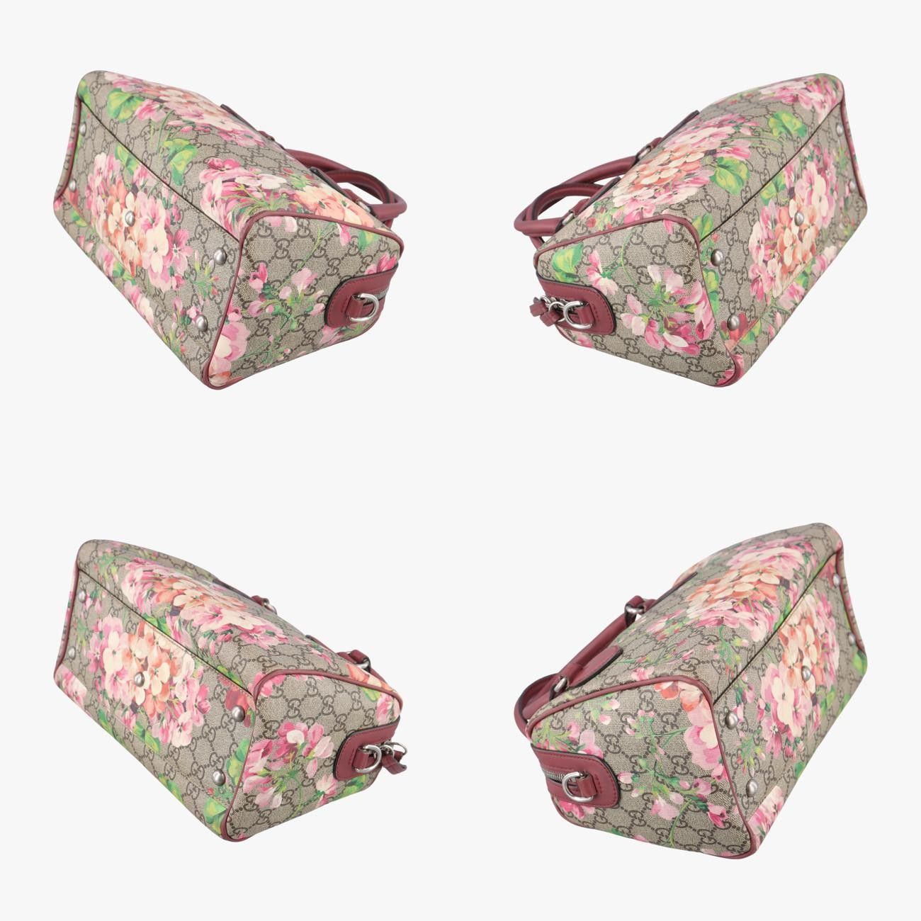 ベージュ×マルチ