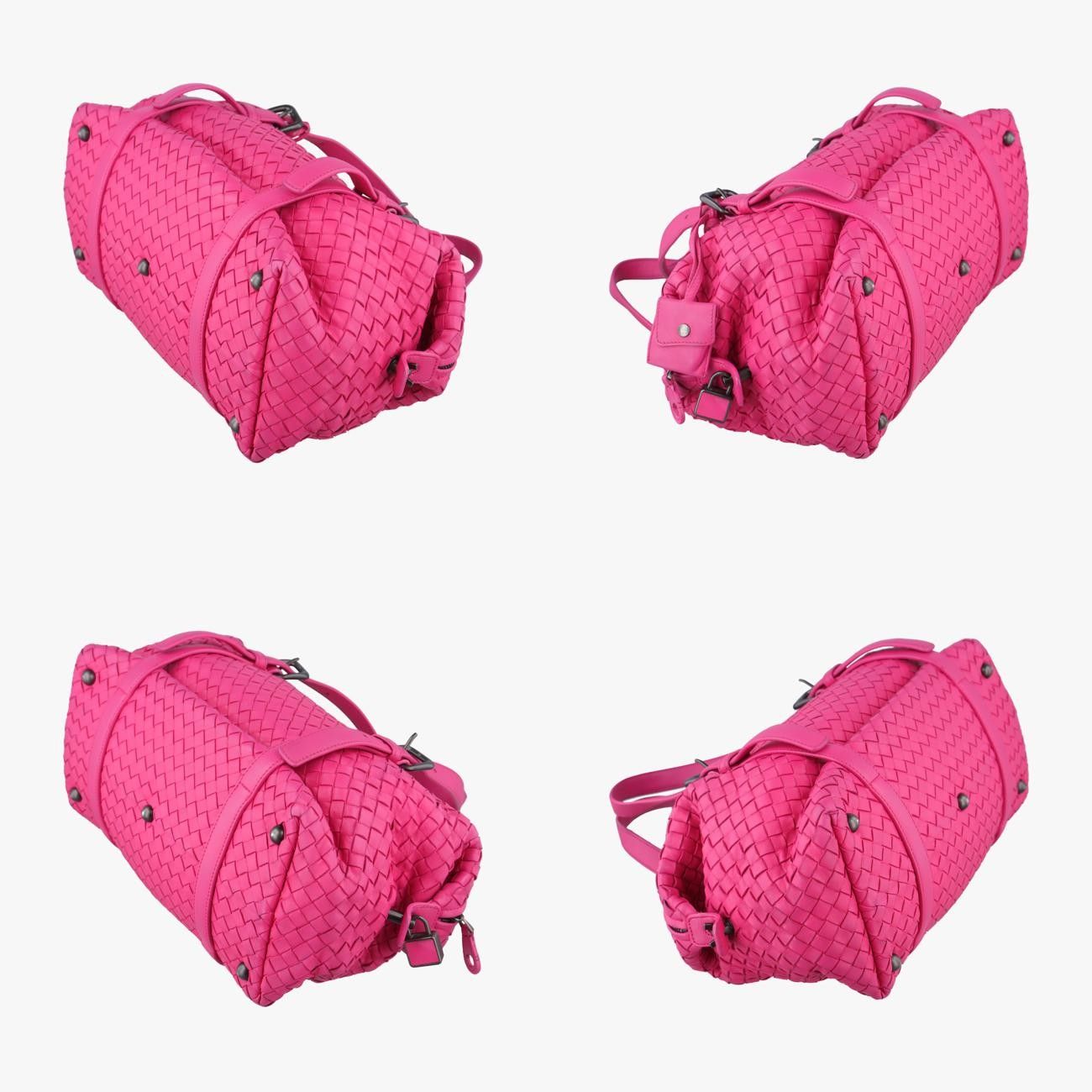  ボッテガヴェネタBottega Venetaモンテーニュ イントレチャート ローズ レッド ラムスキン メッセンジャーバッグ ショルダーバッグ