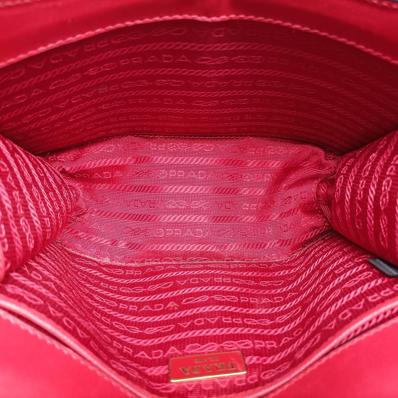 レッド サフィアーノレザー