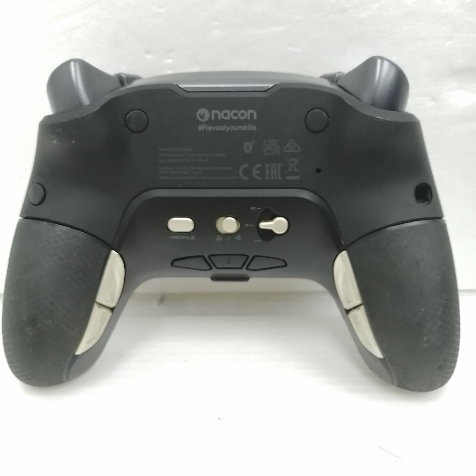 PS4コントローラー