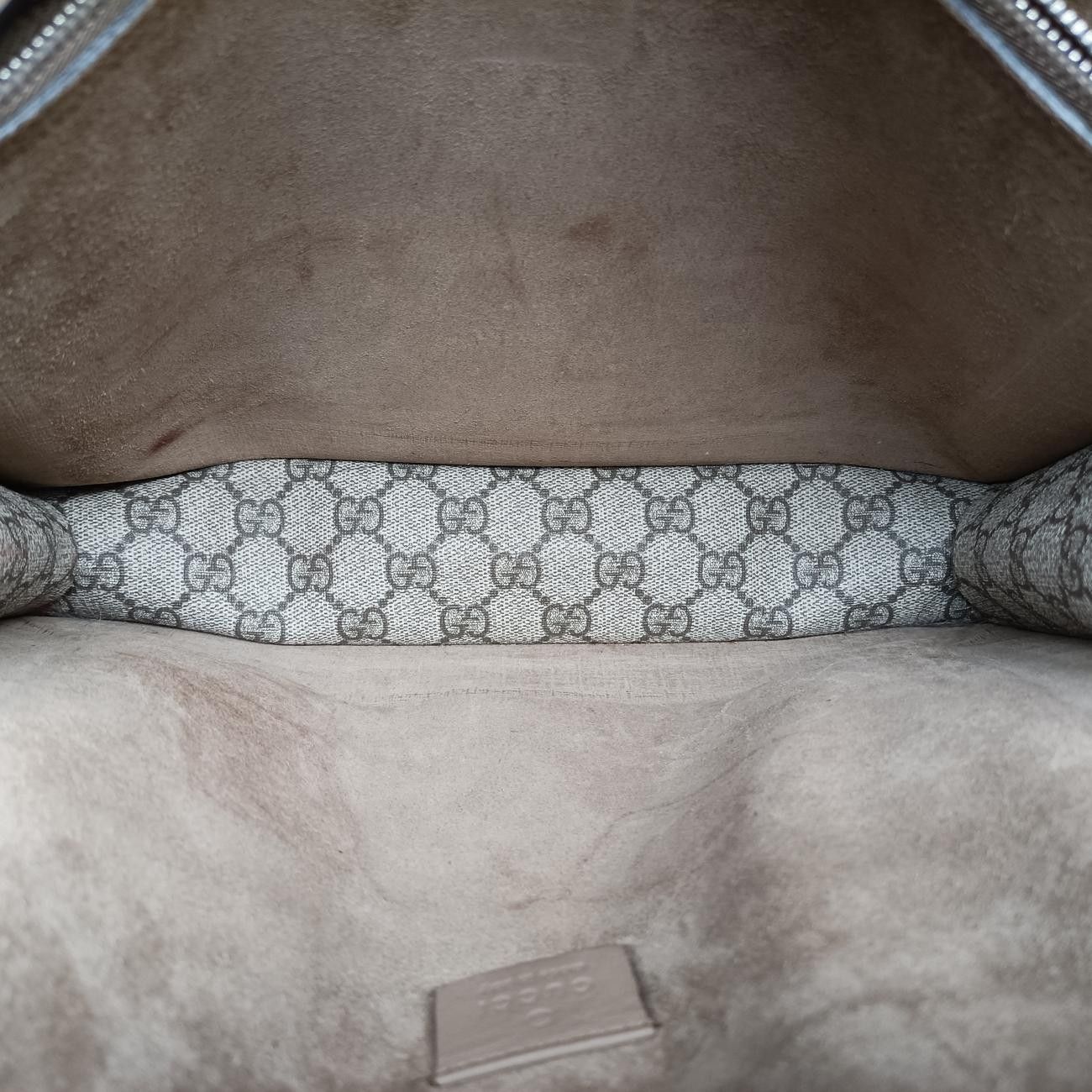 ベージュ×マルチ