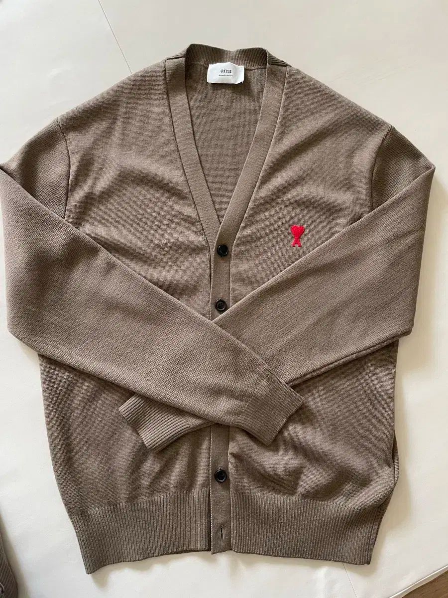 アミ スモール ハート ロゴ ブラウン カーディガン xxl