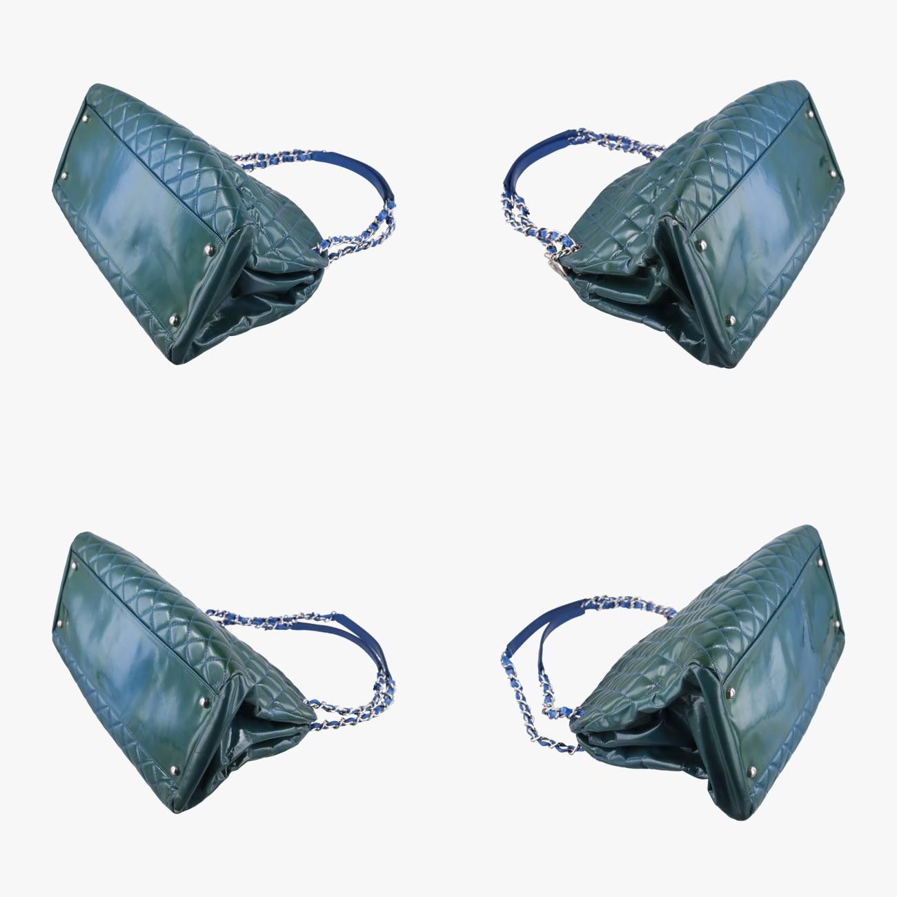 シャネルChanelマドモアゼル ボーリング グリーン パテント A50558 16176321 DECORATOM_COM_BR