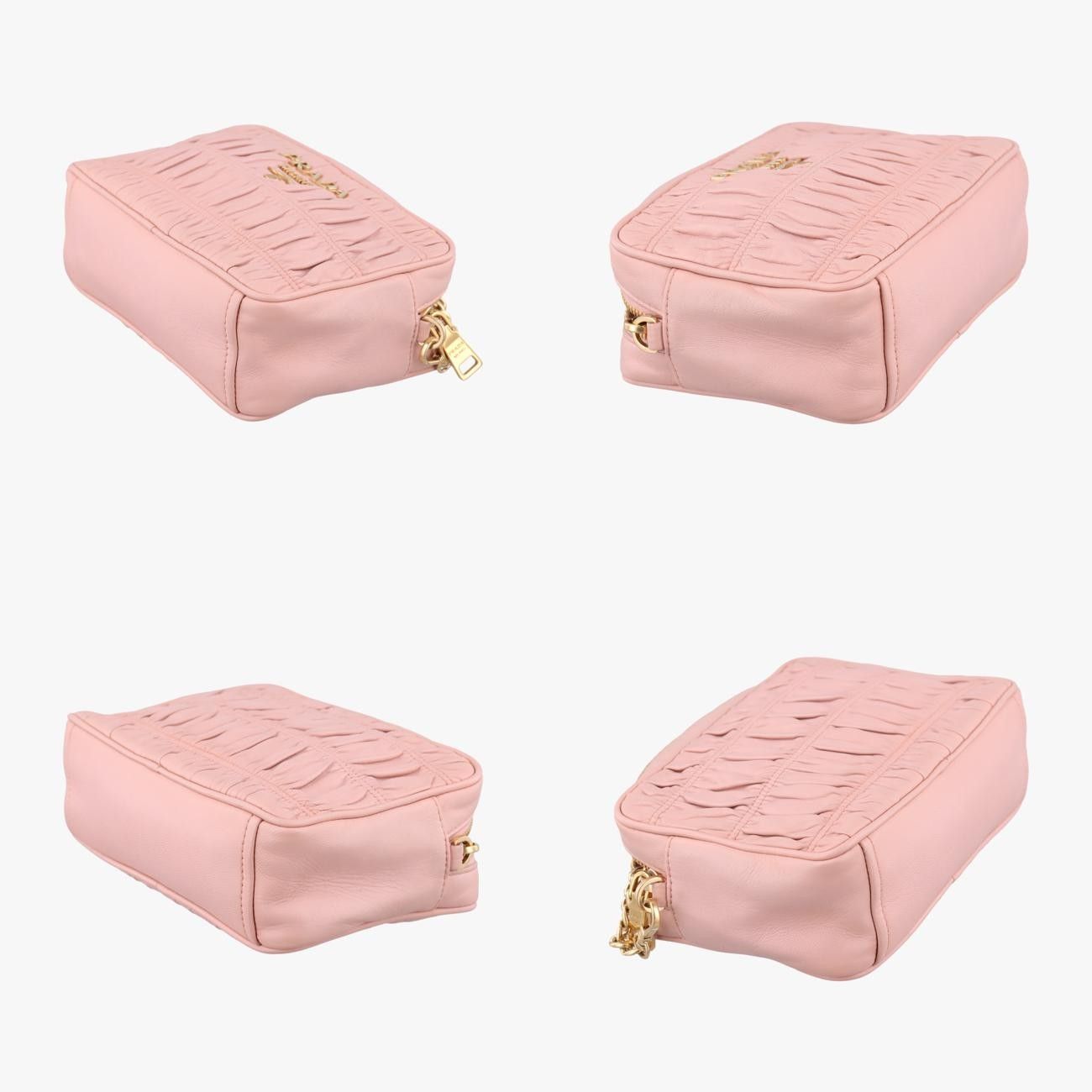 プラダPradaギャザーピンクナッパレザー1BH112197 B