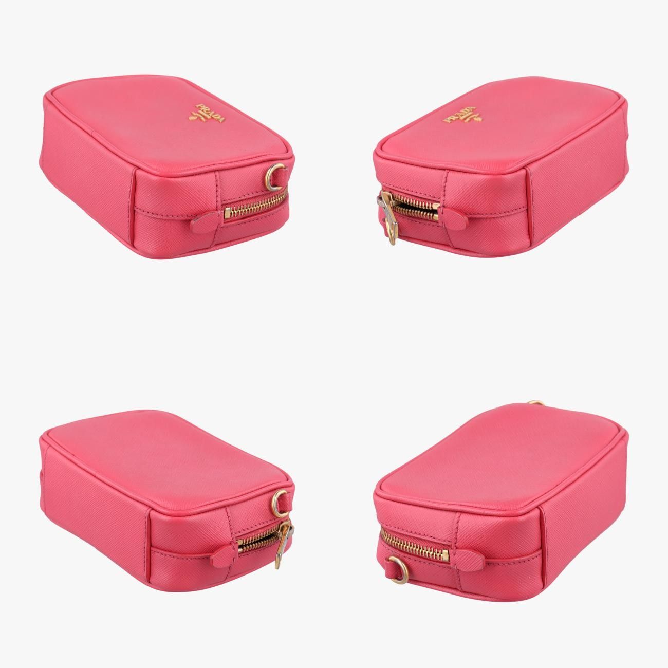 サフィアーノレザー