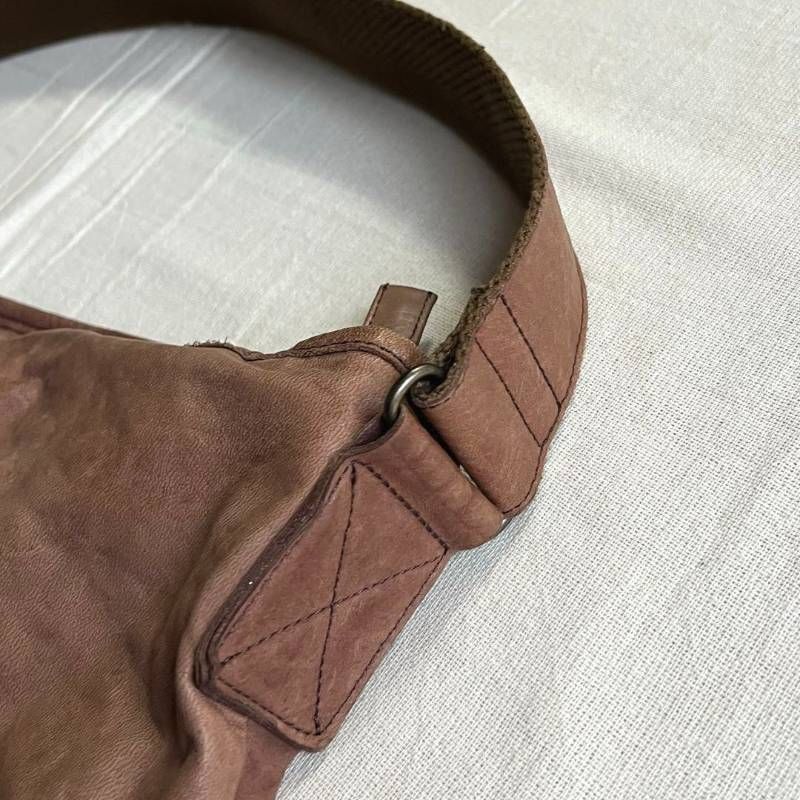 ブラウンレザー　メッセンジャーバッグ　グランジ　平成　y2k ショルダーバッグ グランジ パンク ロック ウエスタン y2k 00s