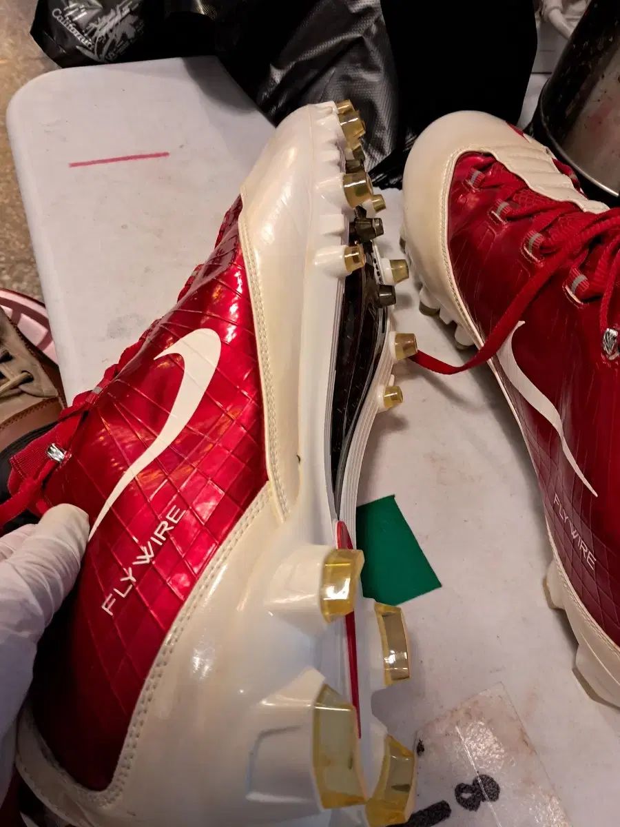 ナイキ フットボールシューズ レッド 白 325 LLC-HASEGAWATOSO_COM