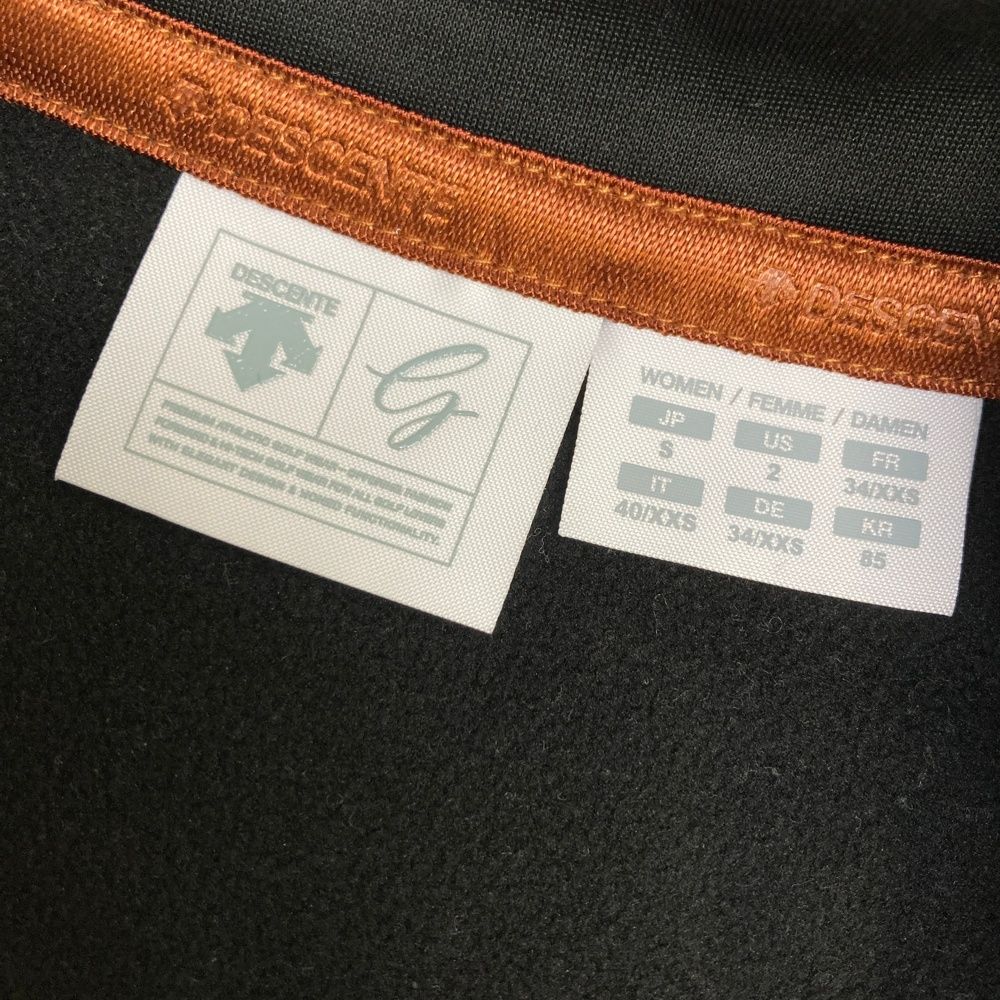 240101420395 ゴルフウェア