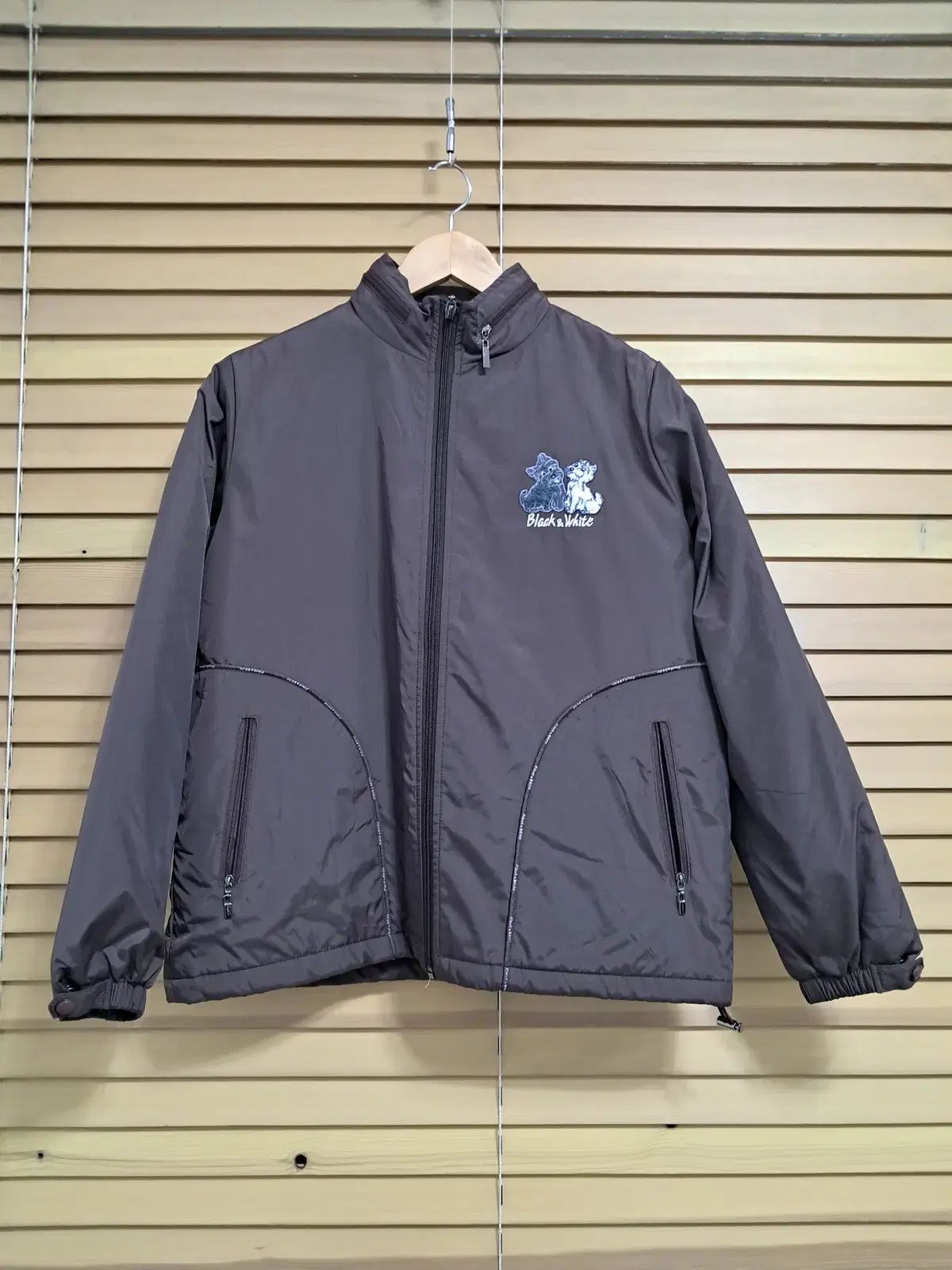 ブラック＆ホワイト レディース 軽量ダウンジャケット