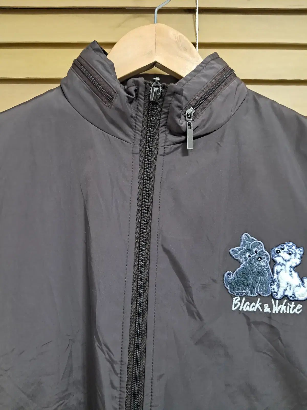 ブラック＆ホワイト レディース 軽量ダウンジャケット