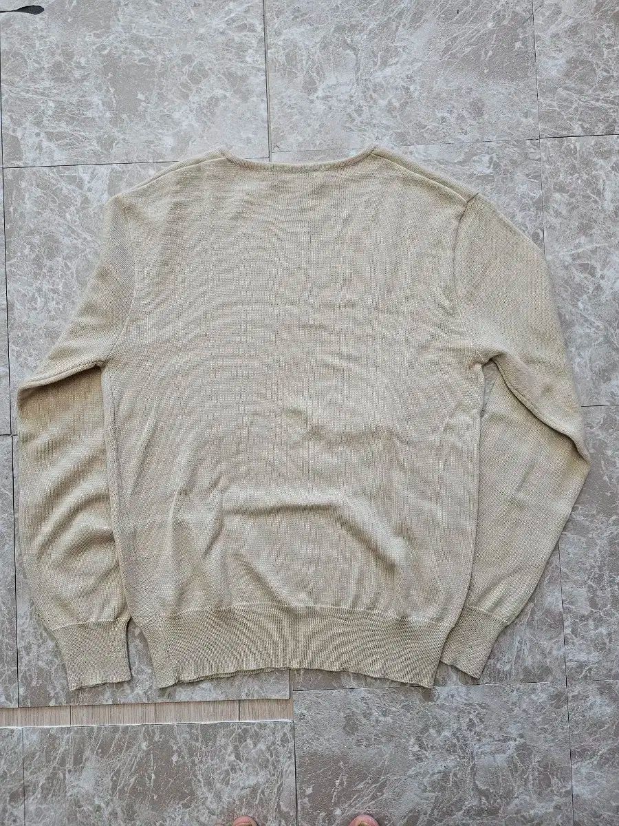 ブラッサム ベージュ Vネック ニット