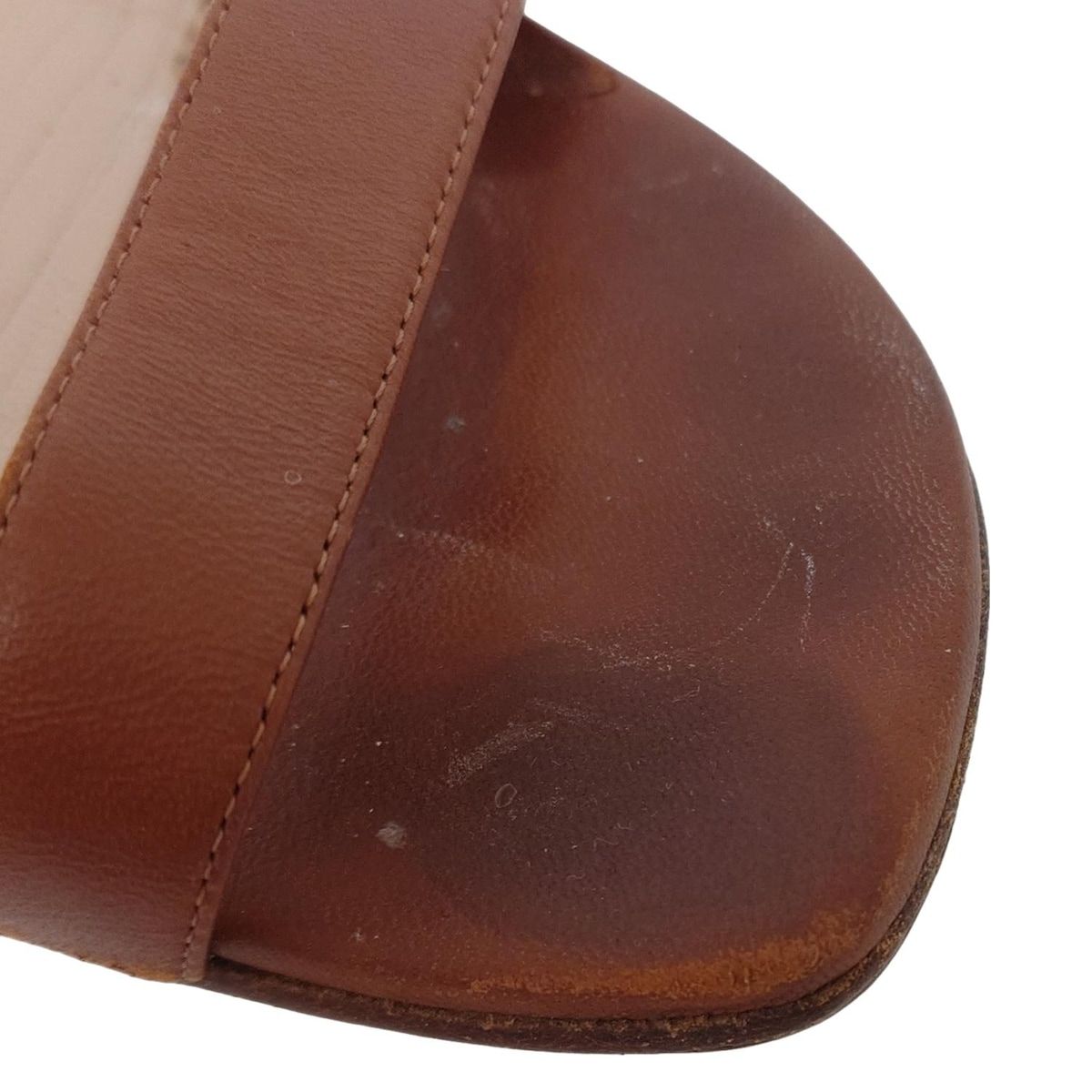 マノロブラニク フラットシューズ