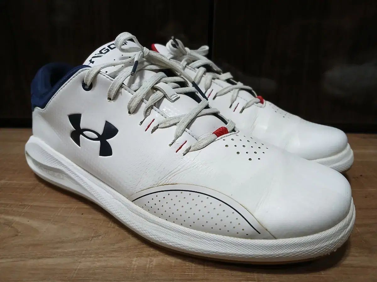 ゴルフシューズ