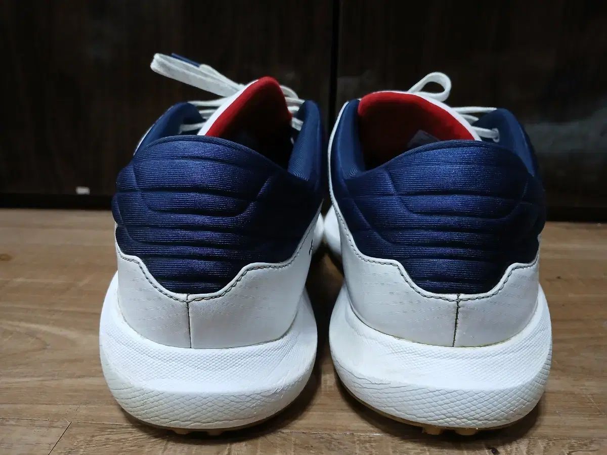 絶対大特恵！ アンダーアーマー 白 ゴルフシューズ 275mm