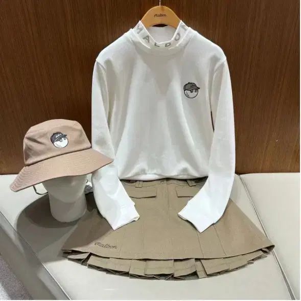 ハイネック トップス