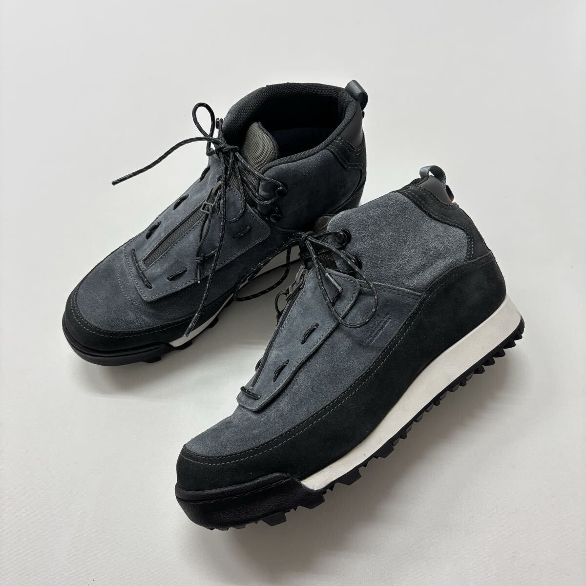 25 aw 2025 is-ness イズネス × SUICOKE スイコック FLOW-MID SHOES シューズ GRAYx サイズ 27 cm 定価40 700円 710-0160