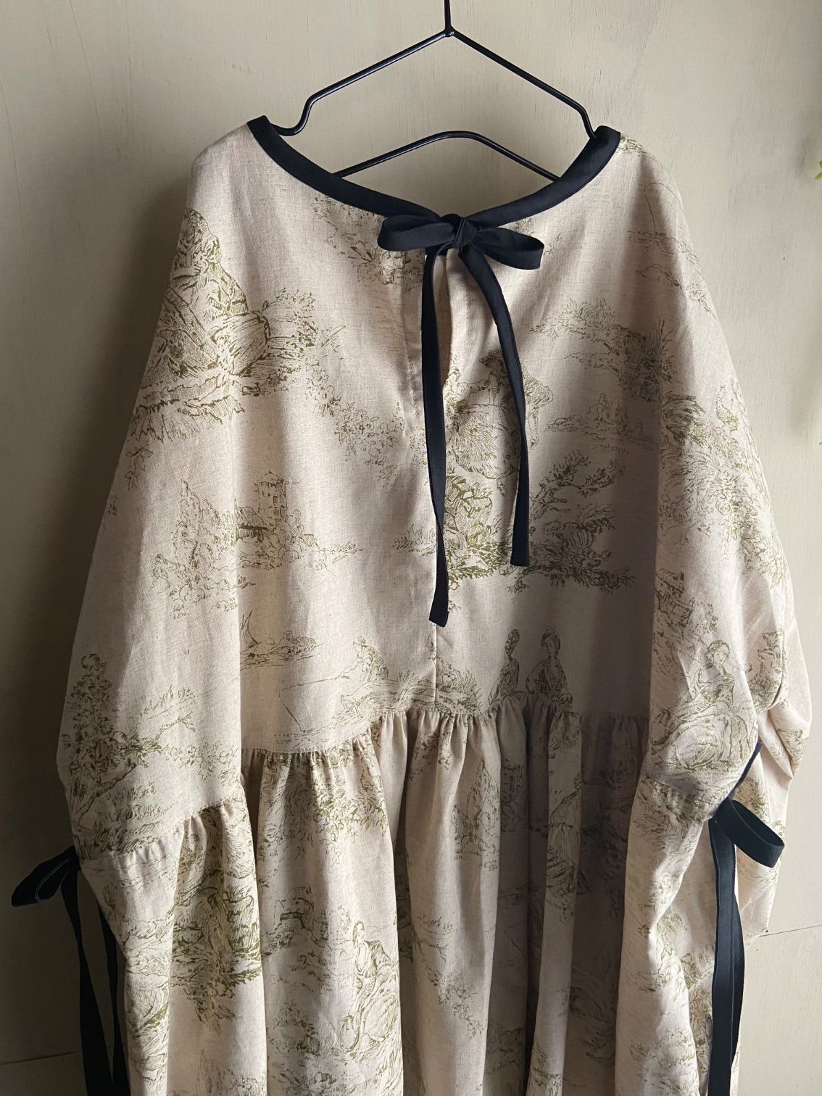 ギャザーワンピース サイドリボン