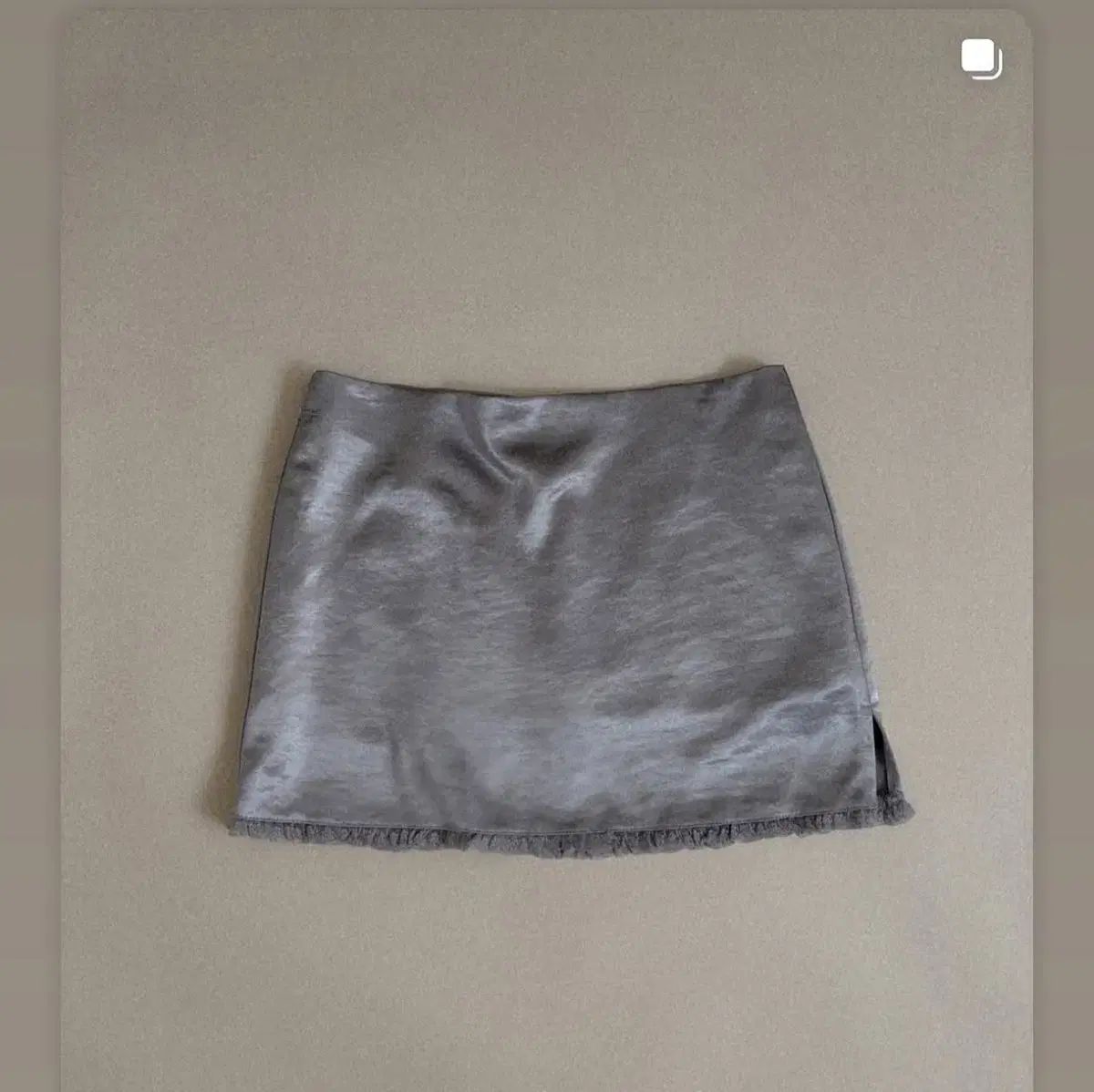 Smoothmood Nerif サテン スカート シルバー