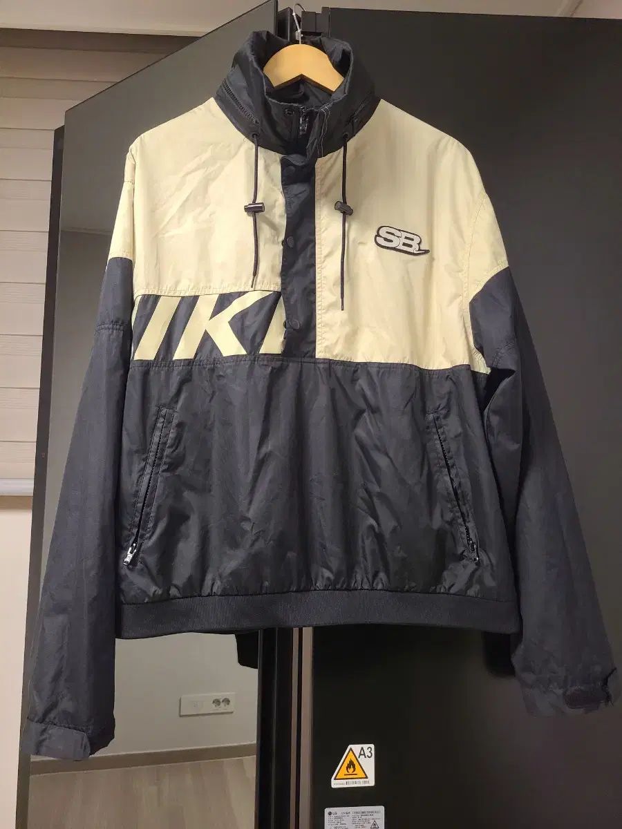 ナイキ アノラック ウィンドブレーカー ジップアップ