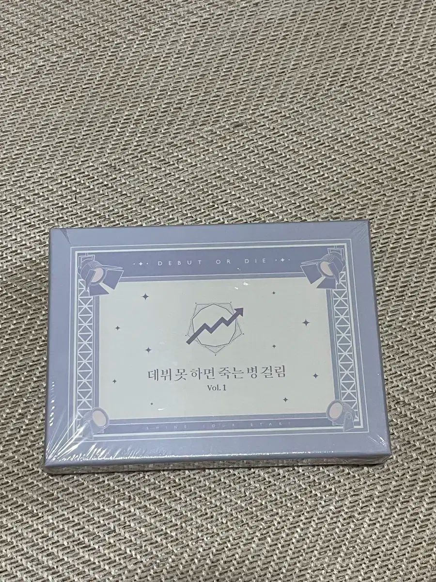 デビューできないと死ぬ病気にかかってしまいました Vol 1 所蔵用 モデル