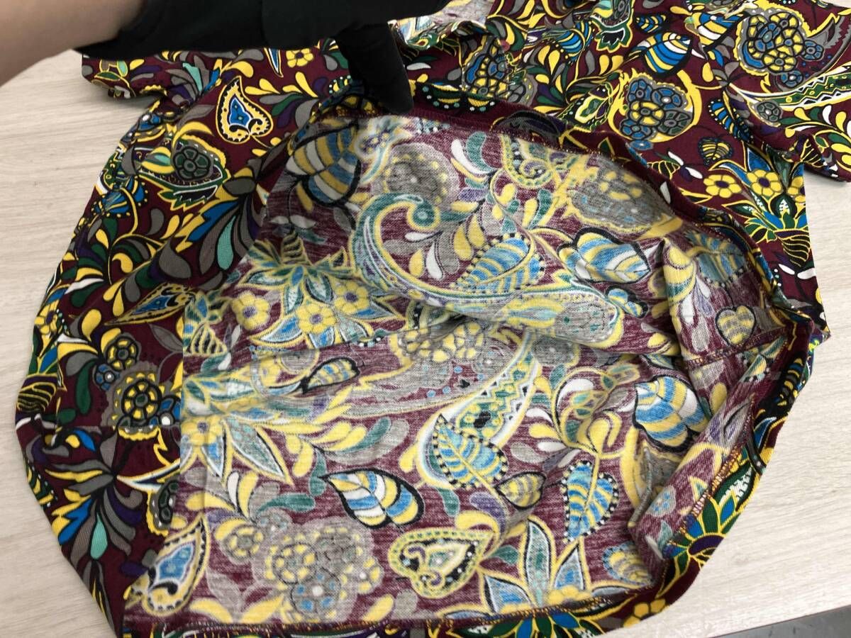 ボルドー系 植物柄