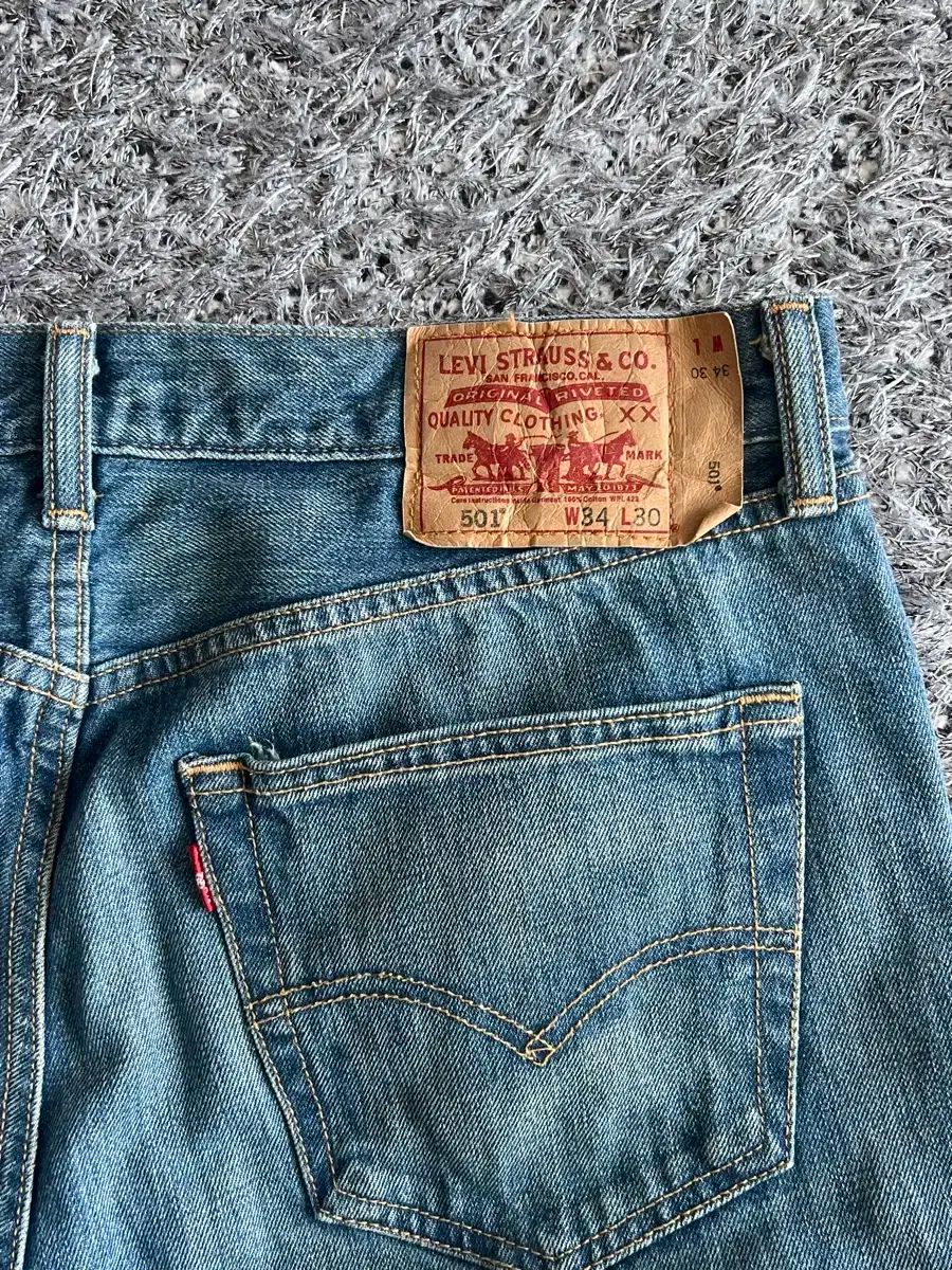 Levis 501 W 34 L 30