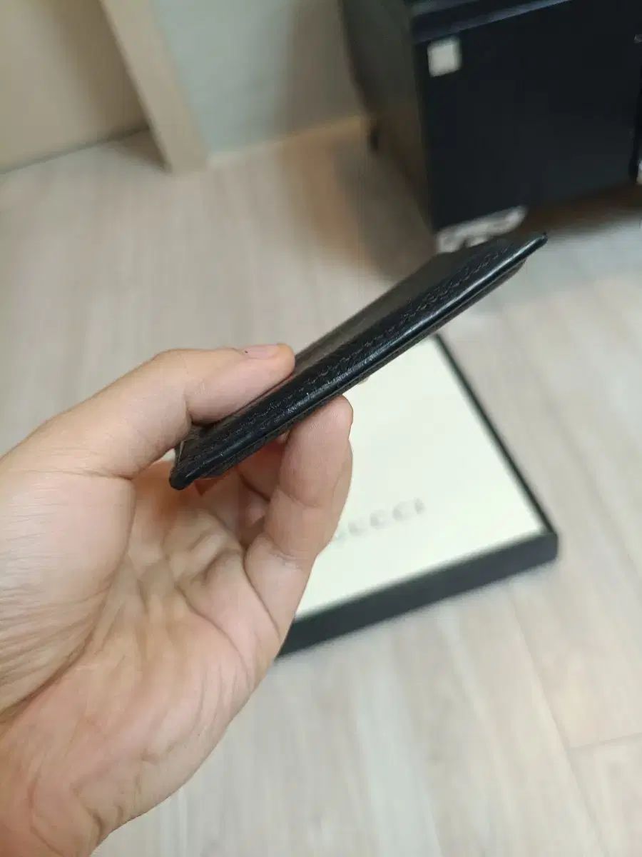 グッチ みつばち