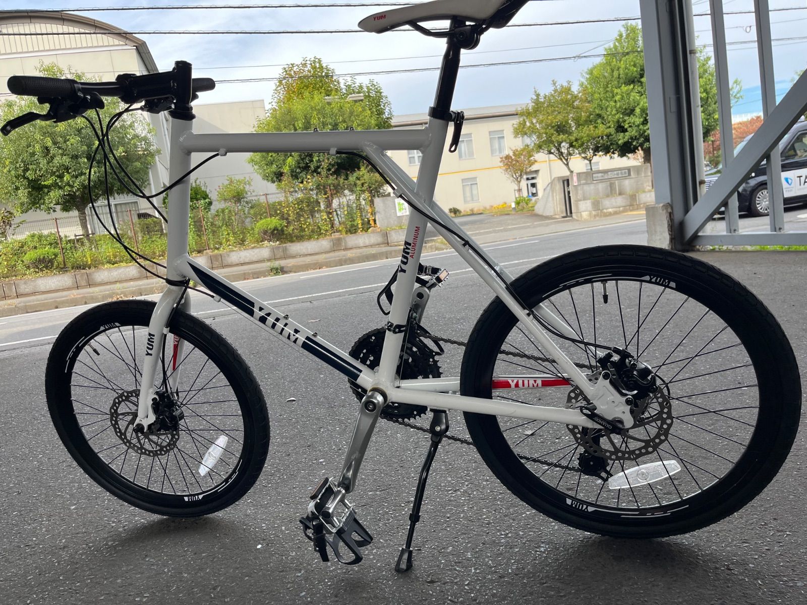 YUMミニベロ21スピード アルミフレーム ディスクブレーキ 20インチ