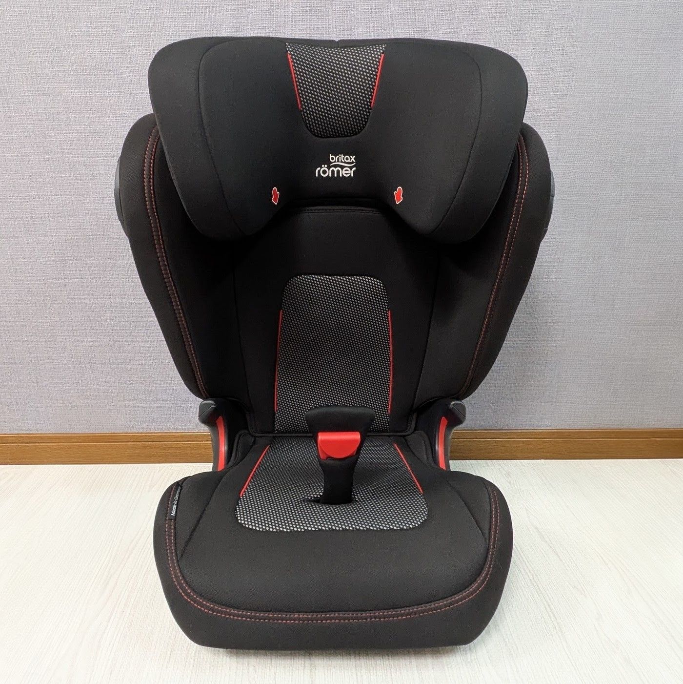 BRITAX ROMER KIDFIX IIIS ISOFIX対応 レーマー ブライタックス ブラック シートベルト ライン