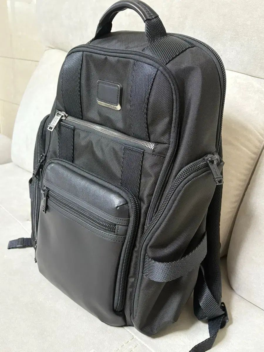 トゥミ Tumi アルファ ブラボー バックパック ブラック - 実際に着用 2回