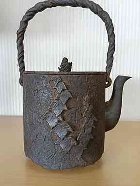 鉄瓶 つた 松ぼっくり 南部 稲田造【アンティーク】