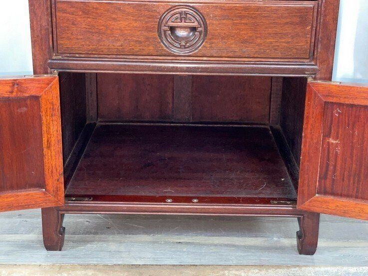 ナイト テーブル