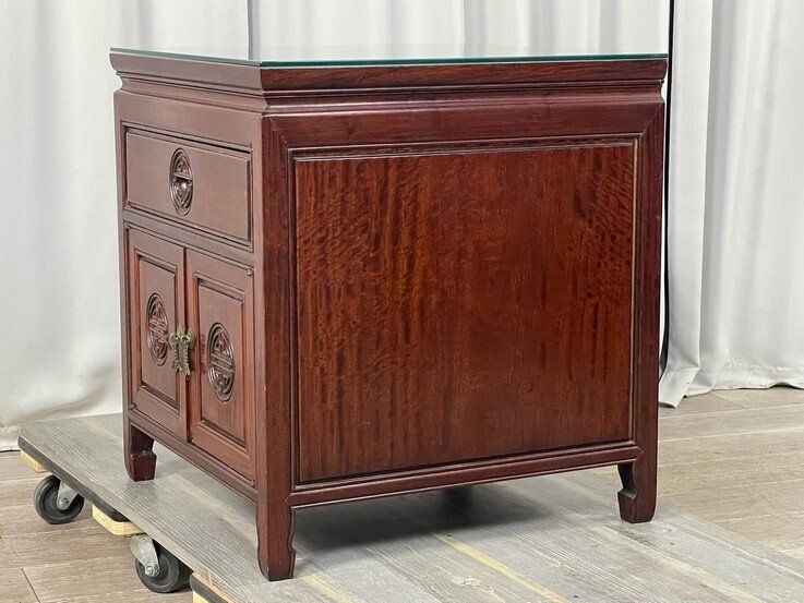 ナイト テーブル