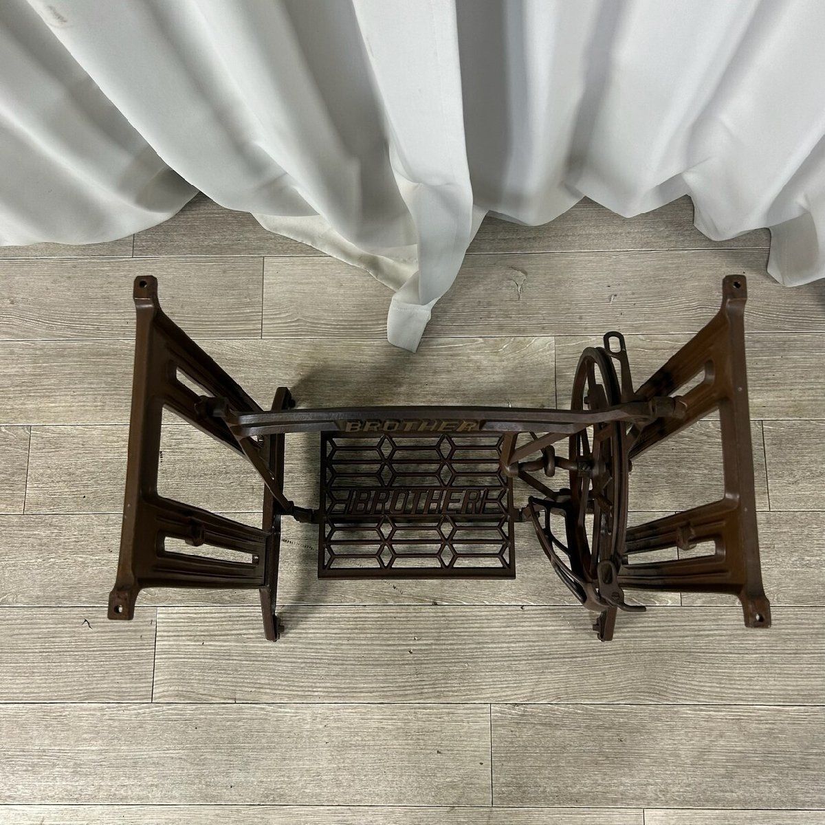 2964 Brother ブラザー ミシン 鉄脚 / ミシン台 ヴィンテージ