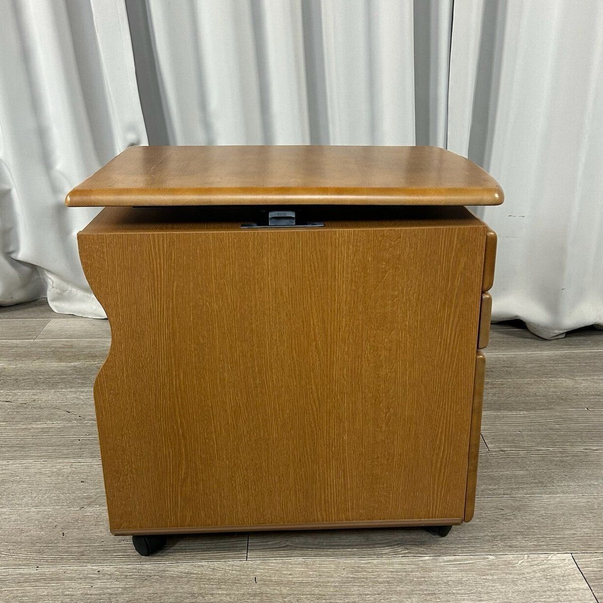 サイドキャビネット