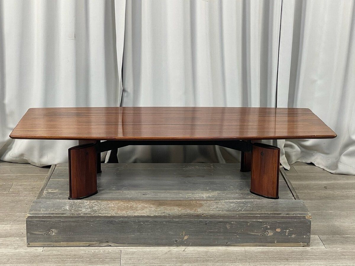 センターテーブル