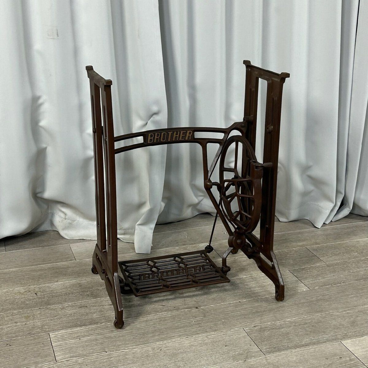 2964 Brother ブラザー ミシン 鉄脚 ミシン台 ヴィンテージ アンティーク レトロ 神奈川県秦野市 A2
