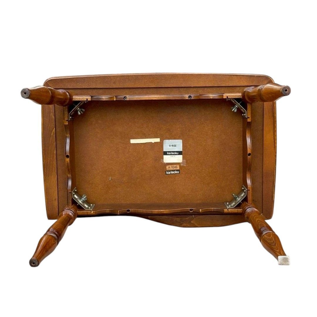 サイドテーブル