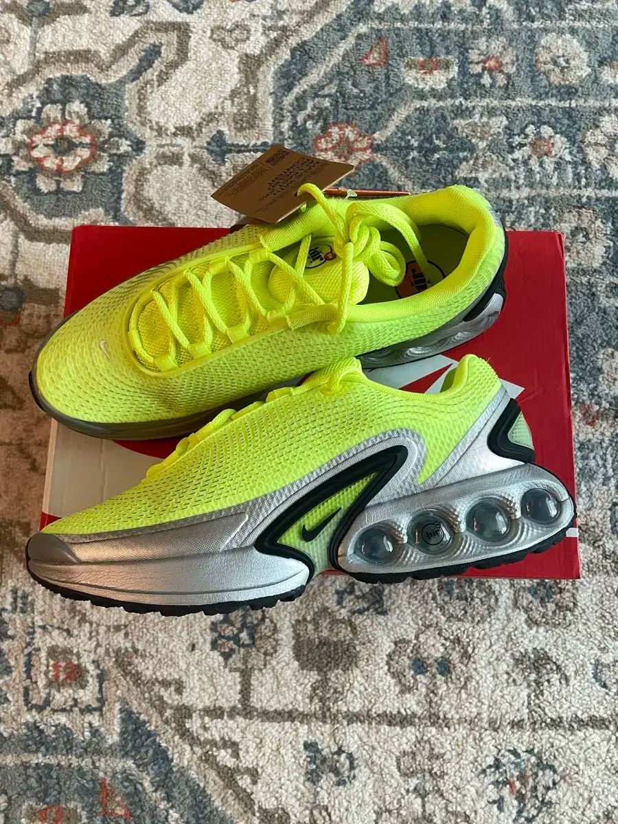 ナイキ エアマックス Dn ブラック ボルト グロー 270