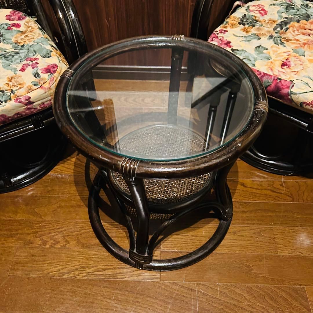 サイドテーブル