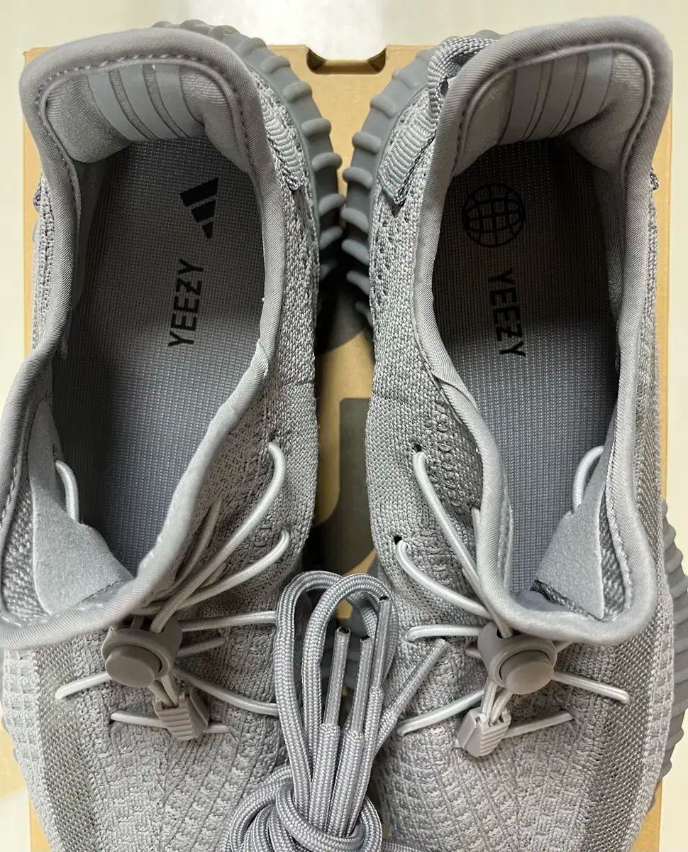 イージーブースト 350 v 2 スチール グレー 285 実際に着用 1回