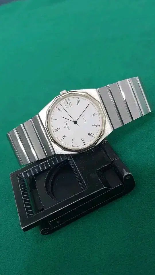 コンコルド 18 K ブランド メンズ 超スリム クオーツ 名機