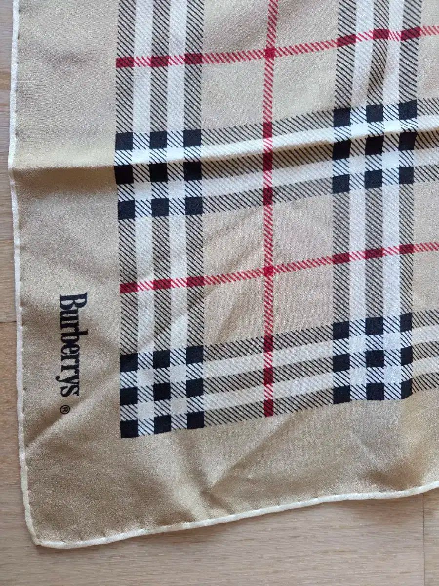 新品タグ付き イッセイミヤケ ミー ダルマ 2020年 限定品 スカーフ