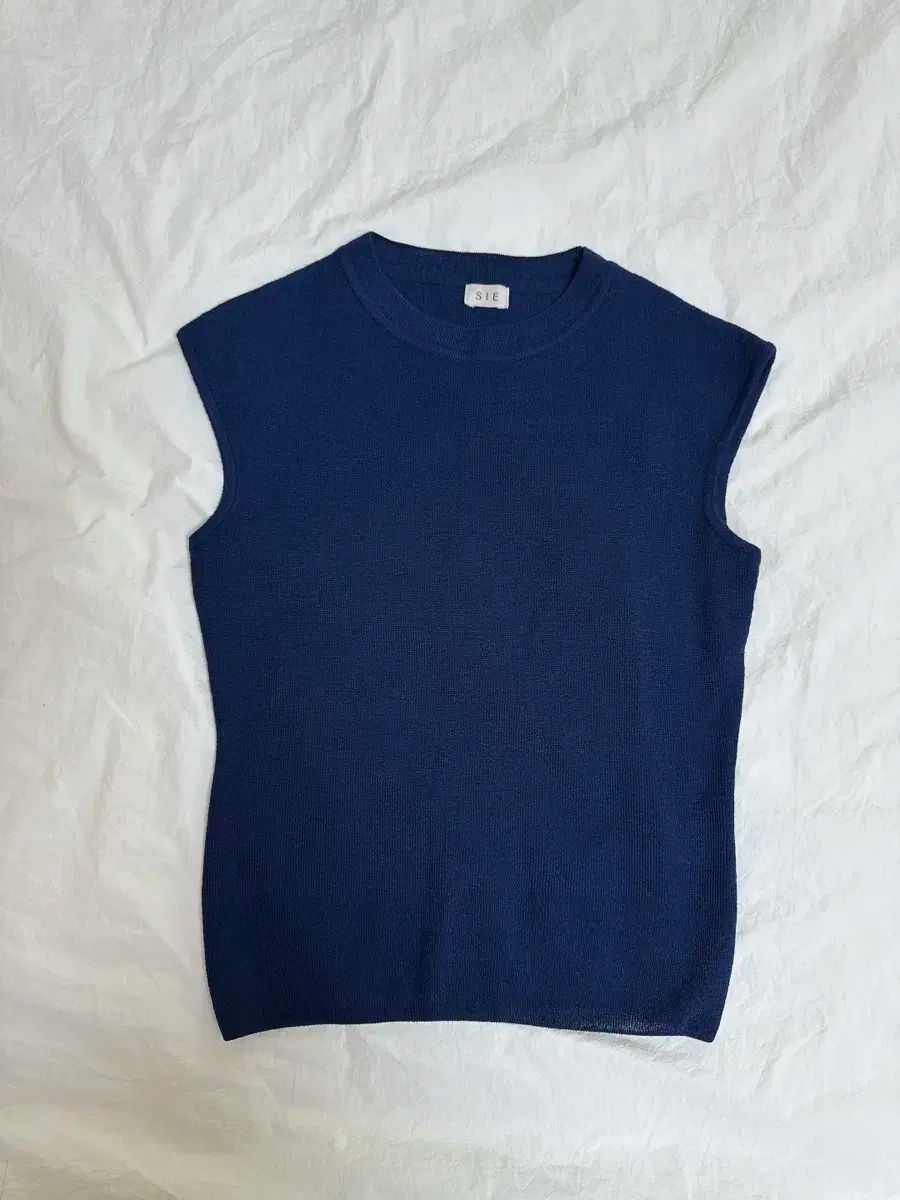SIE シエ アーバン エッセンシャル スリーブレス