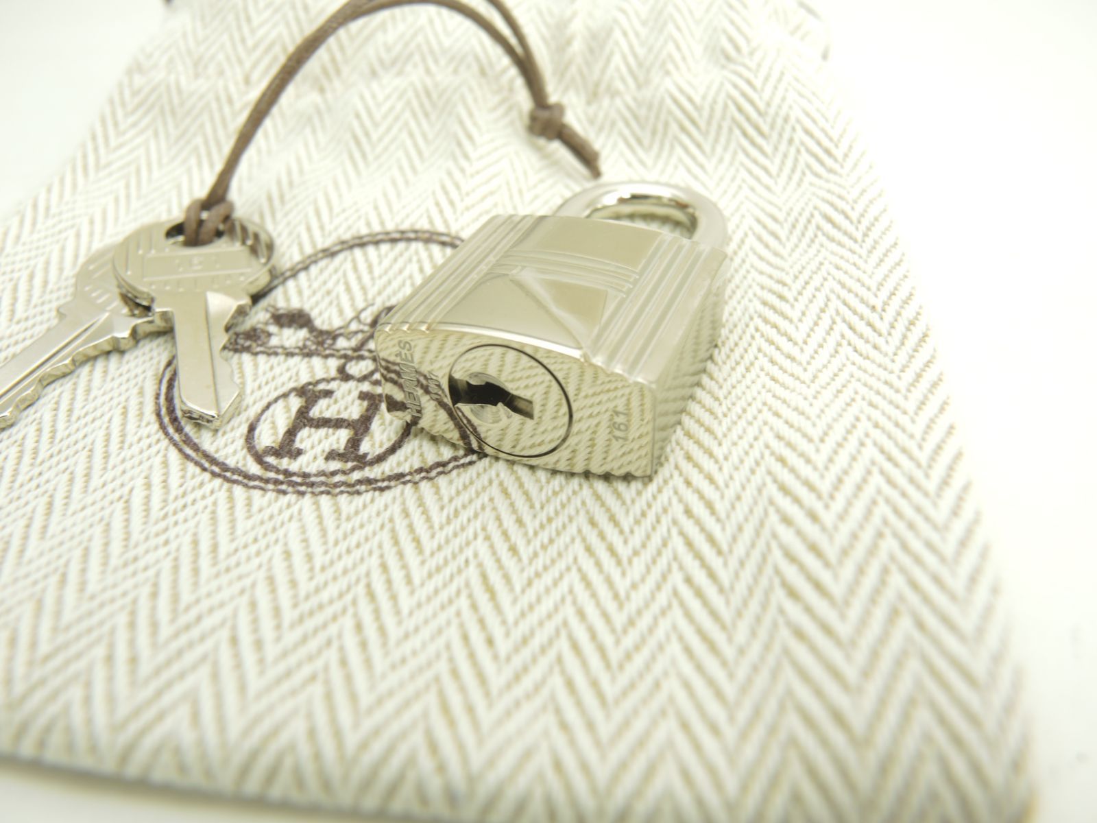 エルメス 南京錠 鍵2個 シャインシルバー パドロック キー 161 201