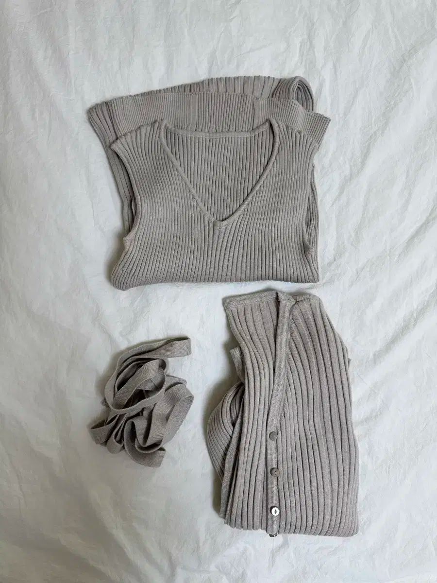 SIEシエエリゼストーングレーセットアップ